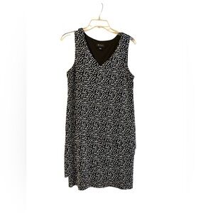 Black & white sleeveless dress
